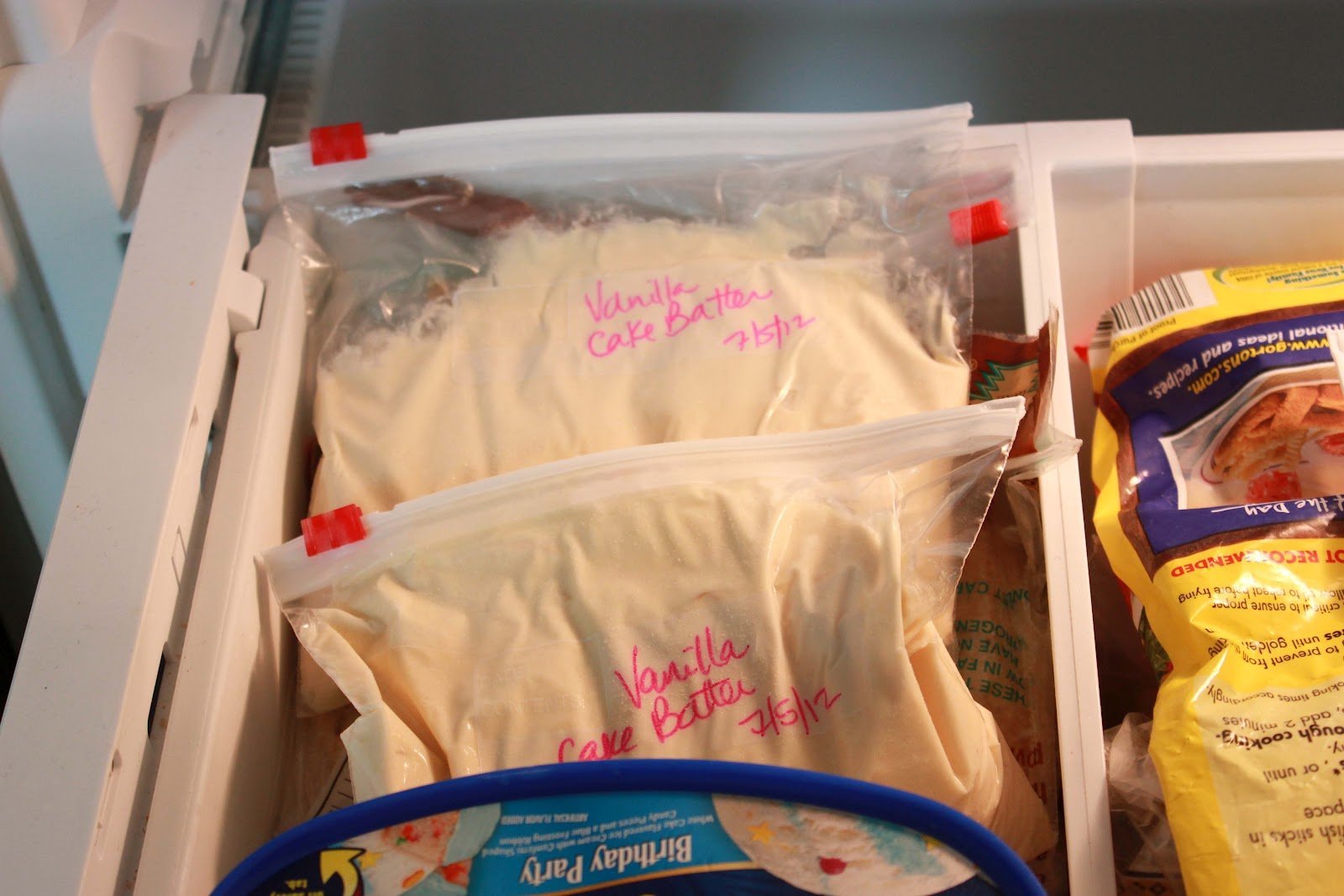 Frozen Cake Batter storage in freezer bag-leancleanandbrie.com
